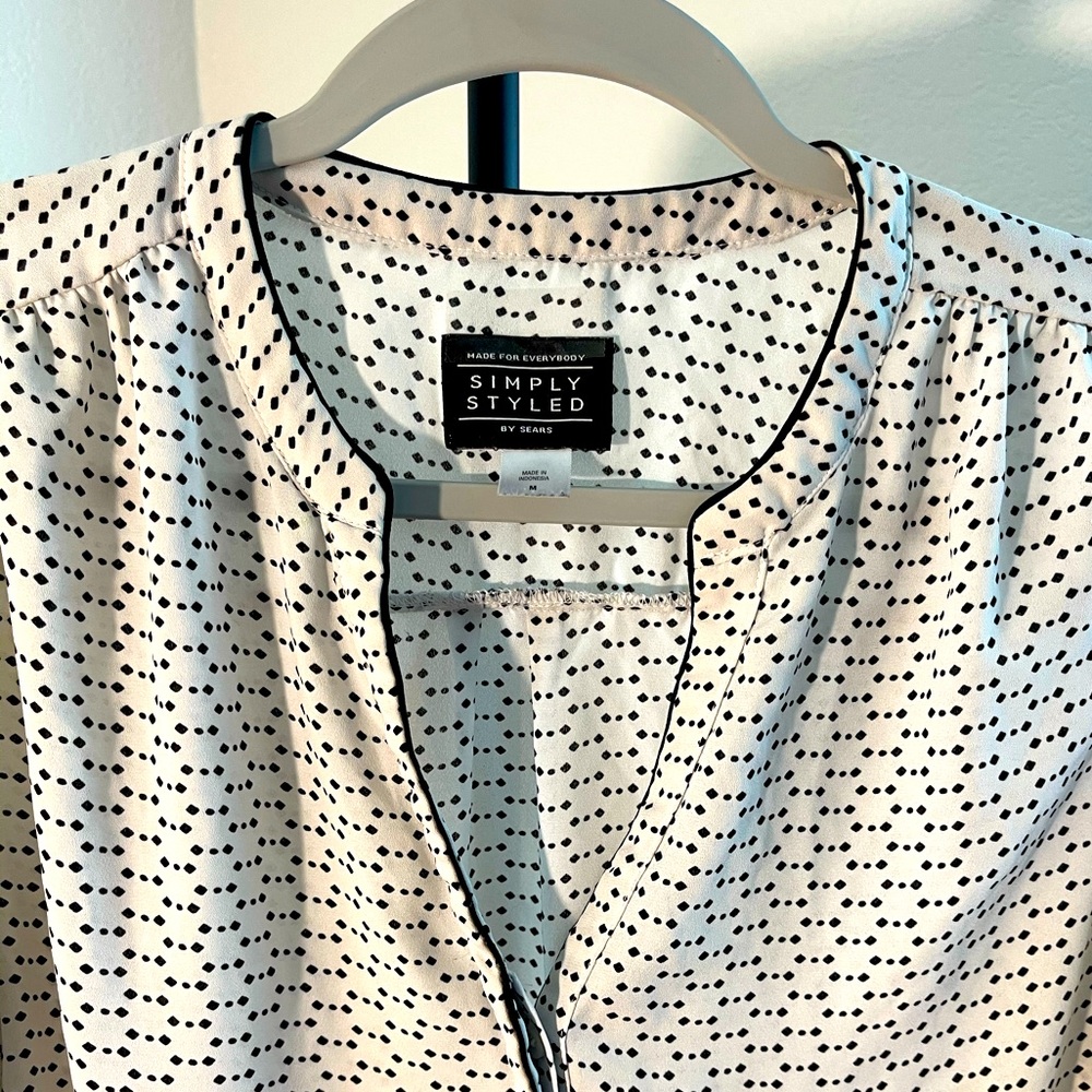 Simply Styled black and white blouse